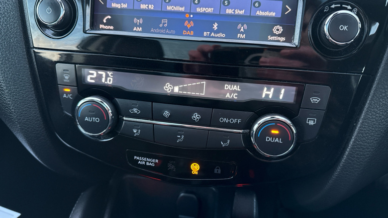 Nissan Qashqai 1.3 DiG-T Tekna 5dr Petrol Hatchback